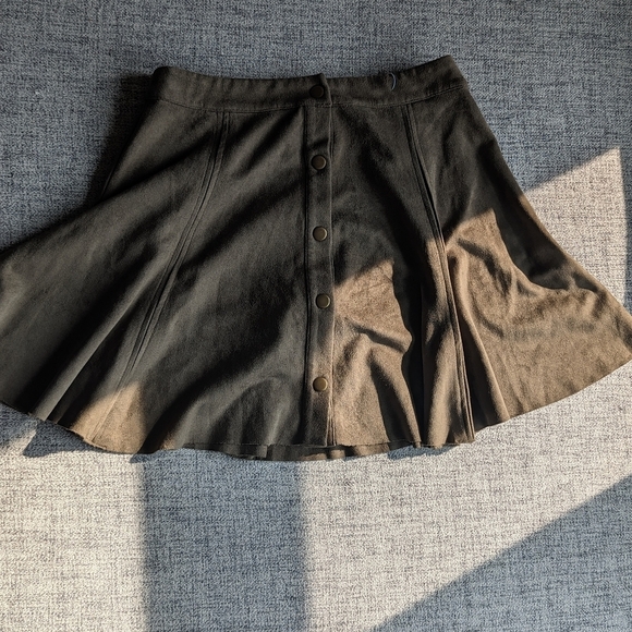 Design Lab Lord and Taylor Olive Green Skirt - Picture 4 of 7